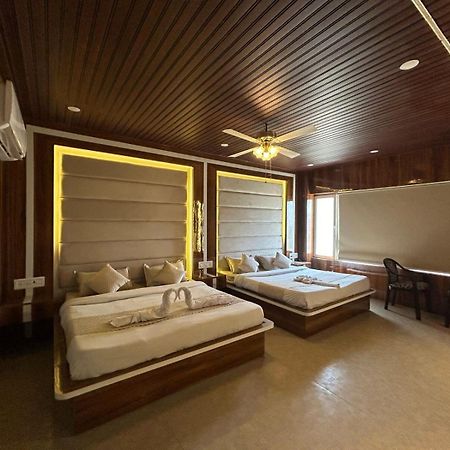 Hotel Dev Ganga Rishīkesh Buitenkant foto