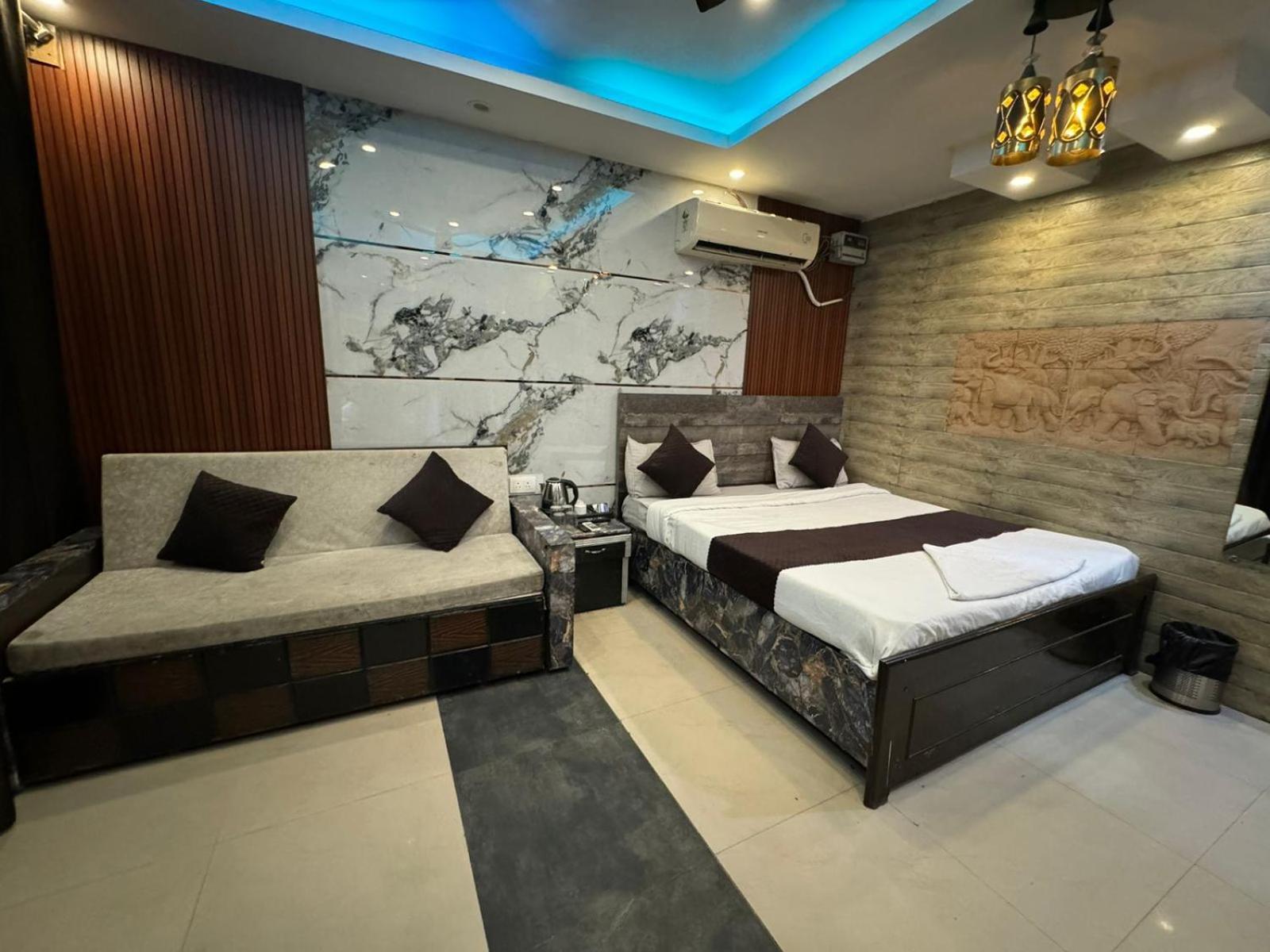 Hotel Dev Ganga Rishīkesh Buitenkant foto
