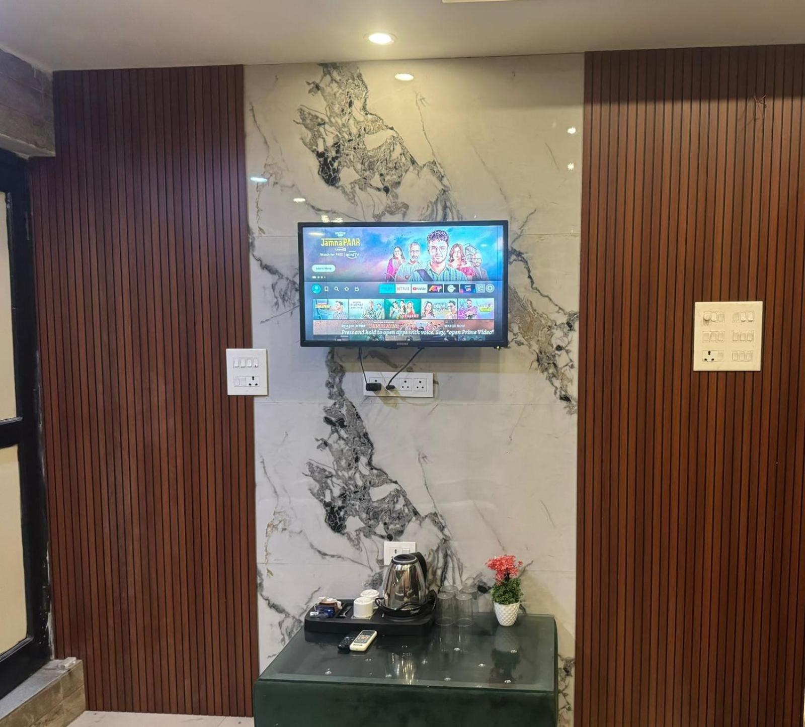 Hotel Dev Ganga Rishīkesh Buitenkant foto