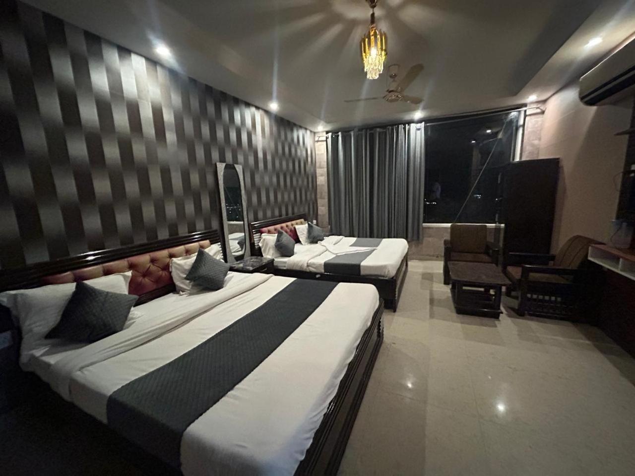 Hotel Dev Ganga Rishīkesh Buitenkant foto