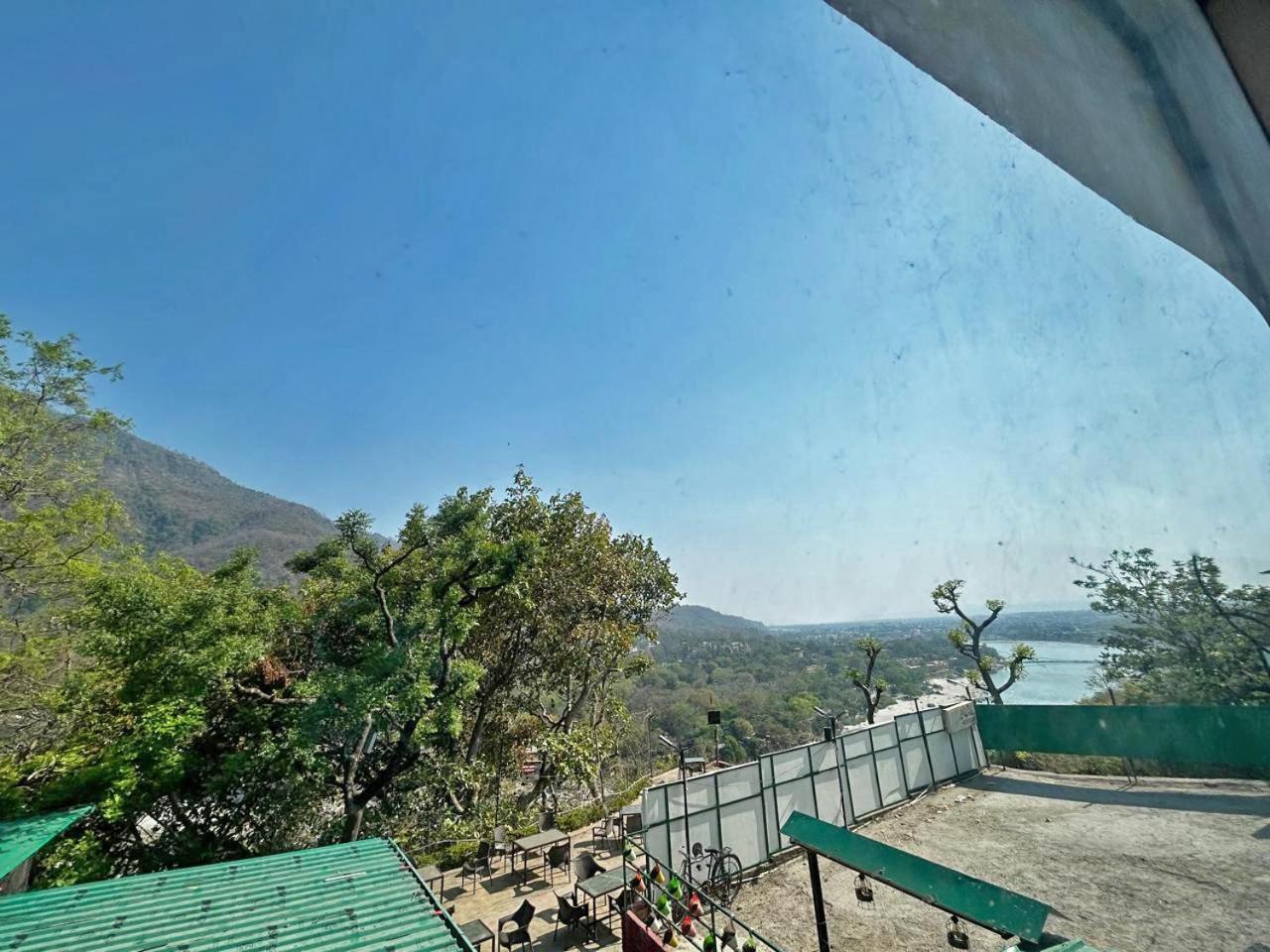 Hotel Dev Ganga Rishīkesh Buitenkant foto