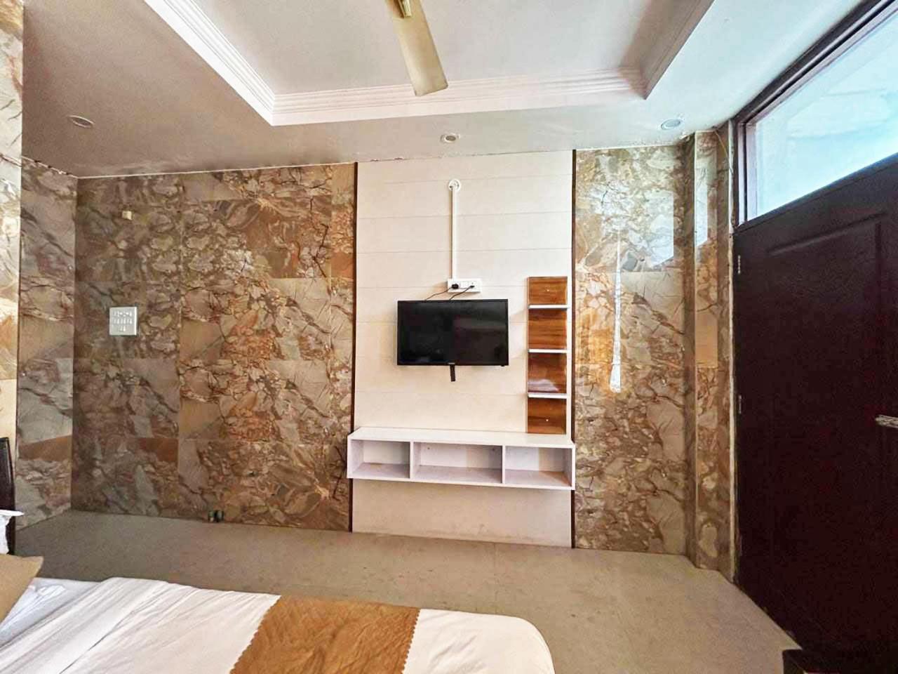 Hotel Dev Ganga Rishīkesh Buitenkant foto