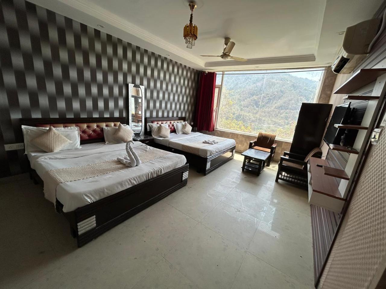 Hotel Dev Ganga Rishīkesh Buitenkant foto