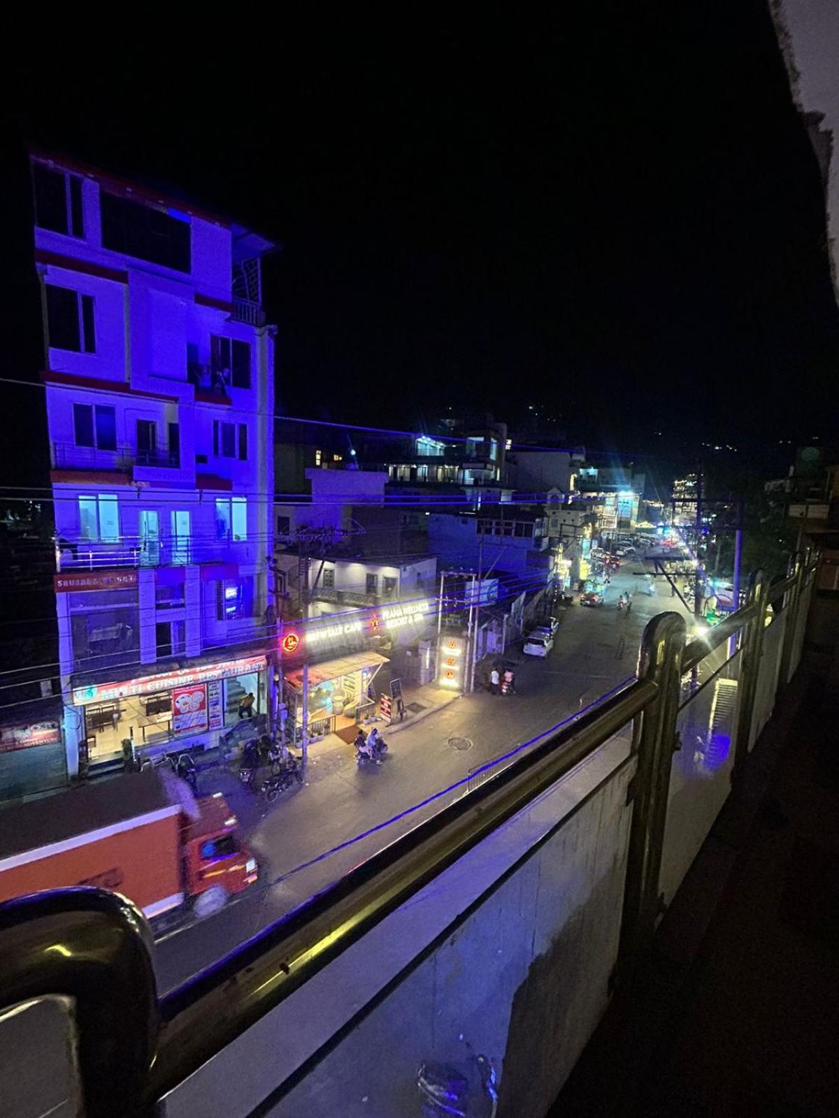 Hotel Dev Ganga Rishīkesh Buitenkant foto