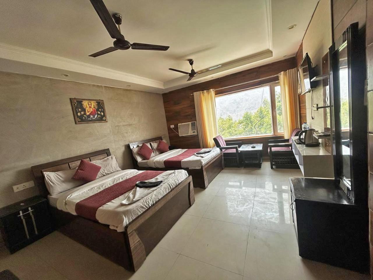 Hotel Dev Ganga Rishīkesh Buitenkant foto