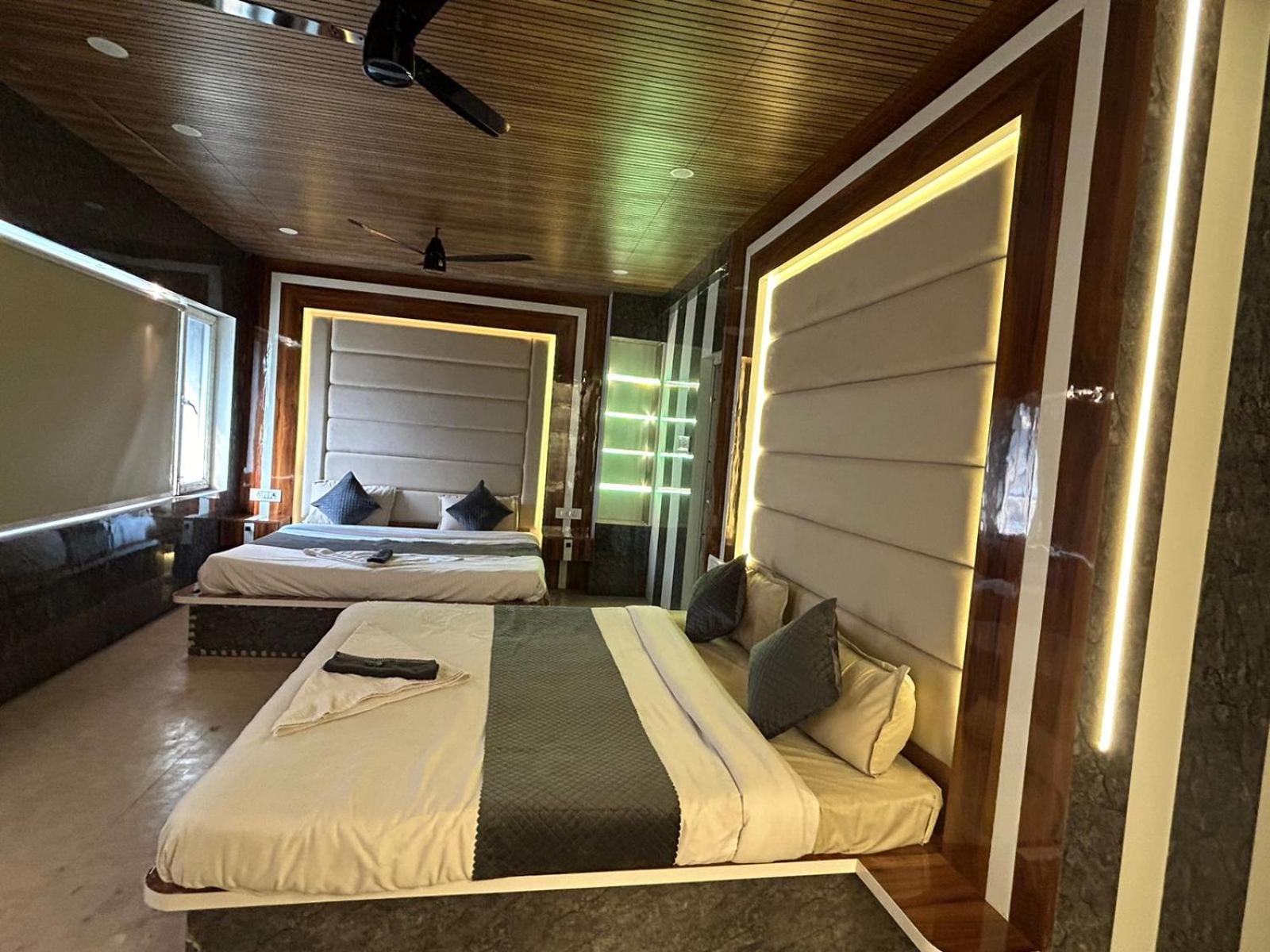 Hotel Dev Ganga Rishīkesh Buitenkant foto